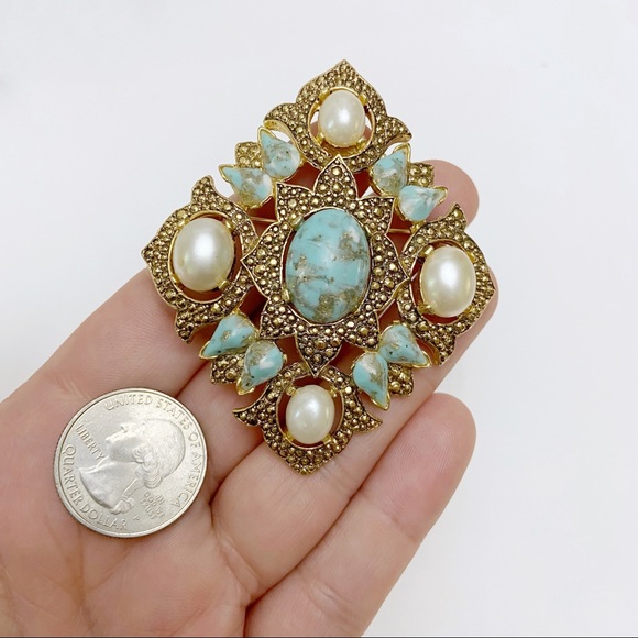 Vintage 1960s Sarah Coventry Signed Faux Pearl Foil Turquoise Cabochon Brooch - Picture 3 of 7